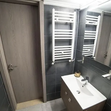 Markopoulosapartments דירה ניאה מודאניה